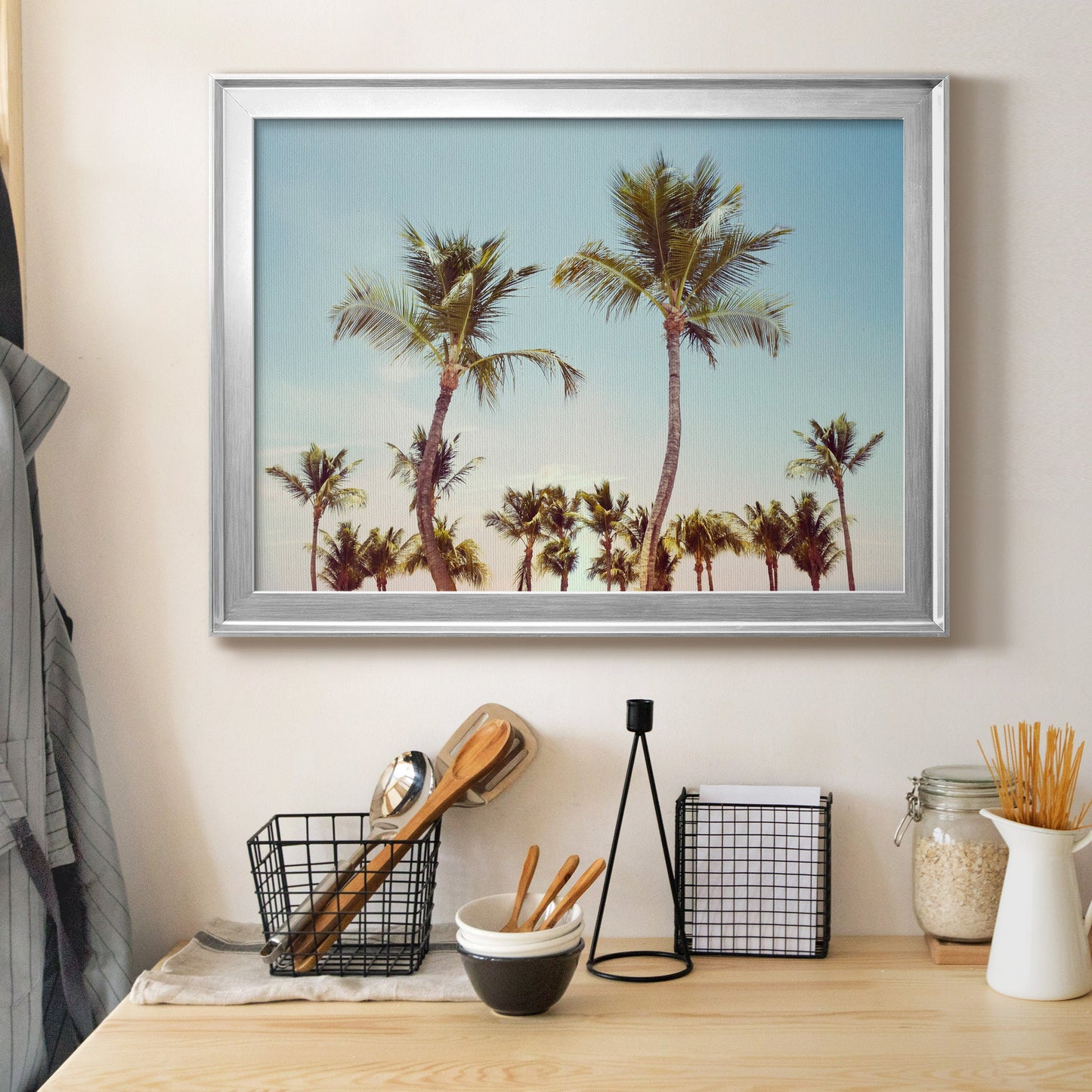 Aruba Palm - Modern Framed Canvas Print