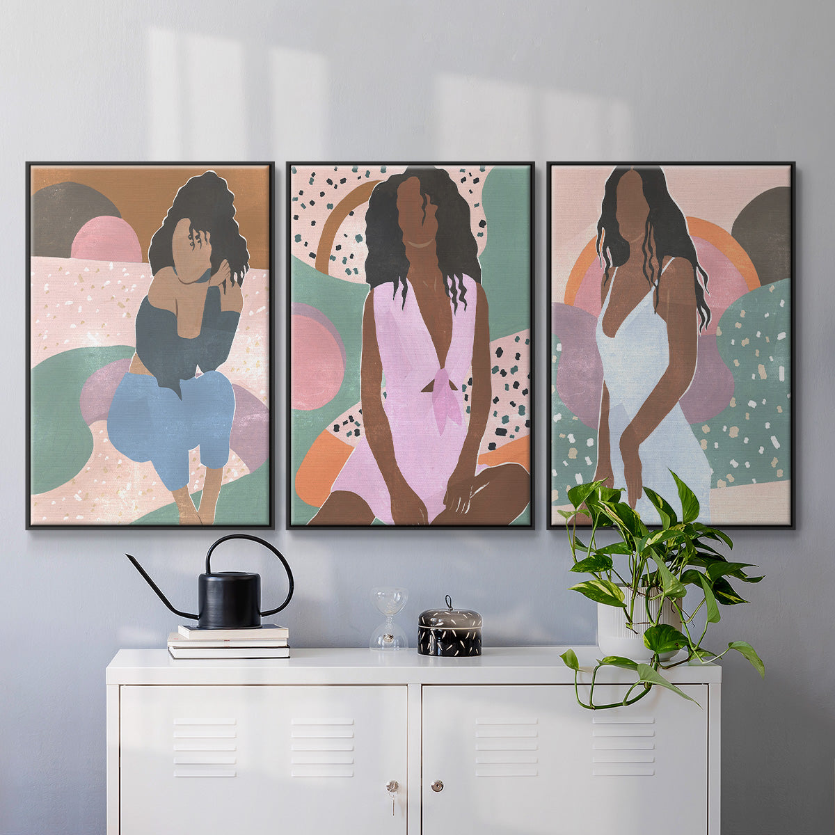 Curly Lady I - Floater Framed Canvas Set