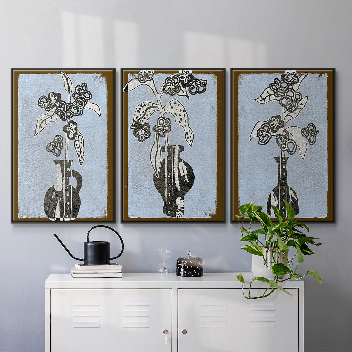 Graphic Flowers in Vase I - Floater Framed Canvas Set