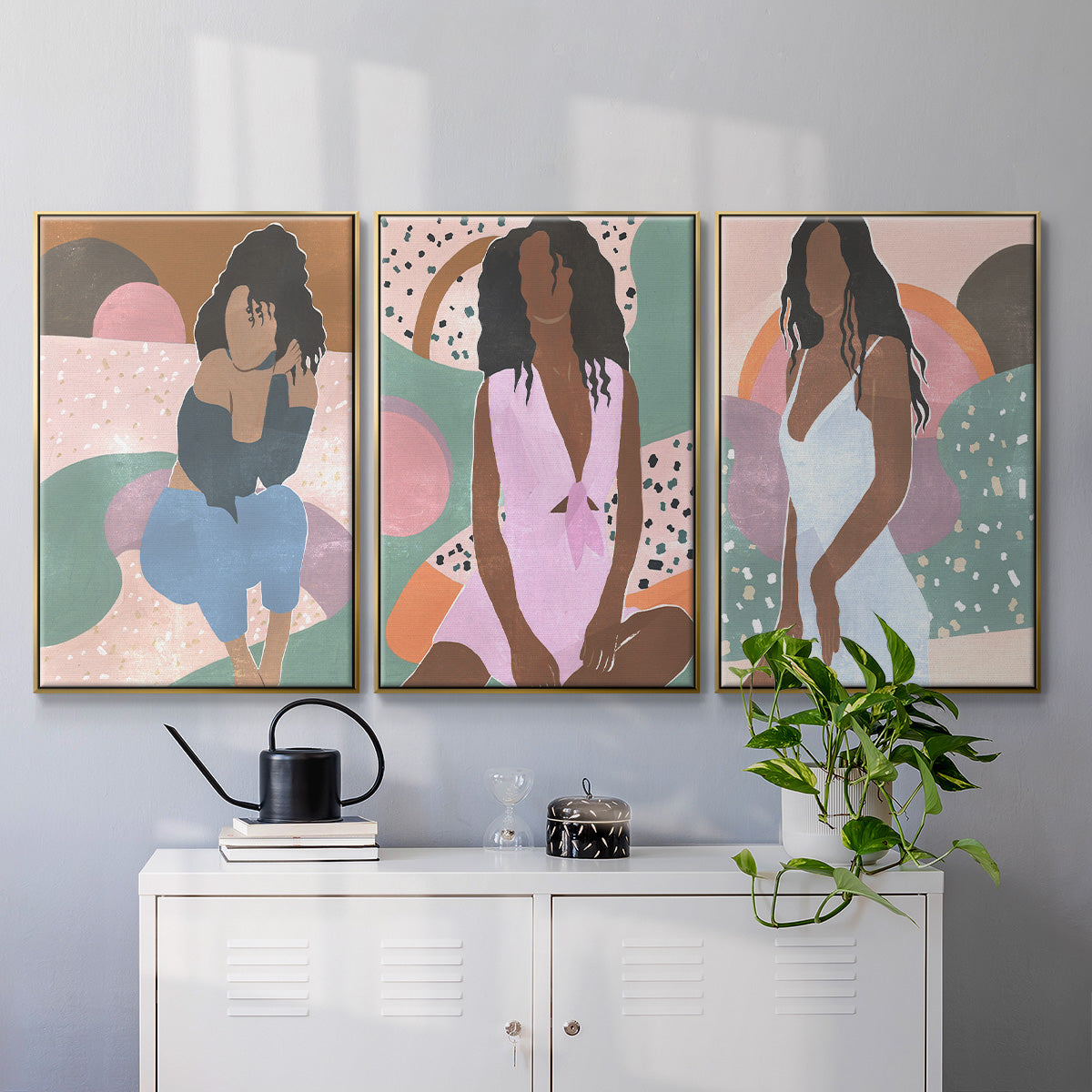 Curly Lady I - Floater Framed Canvas Set