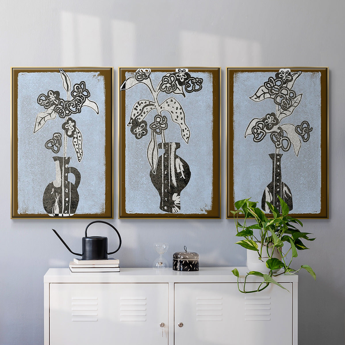 Graphic Flowers in Vase I - Floater Framed Canvas Set
